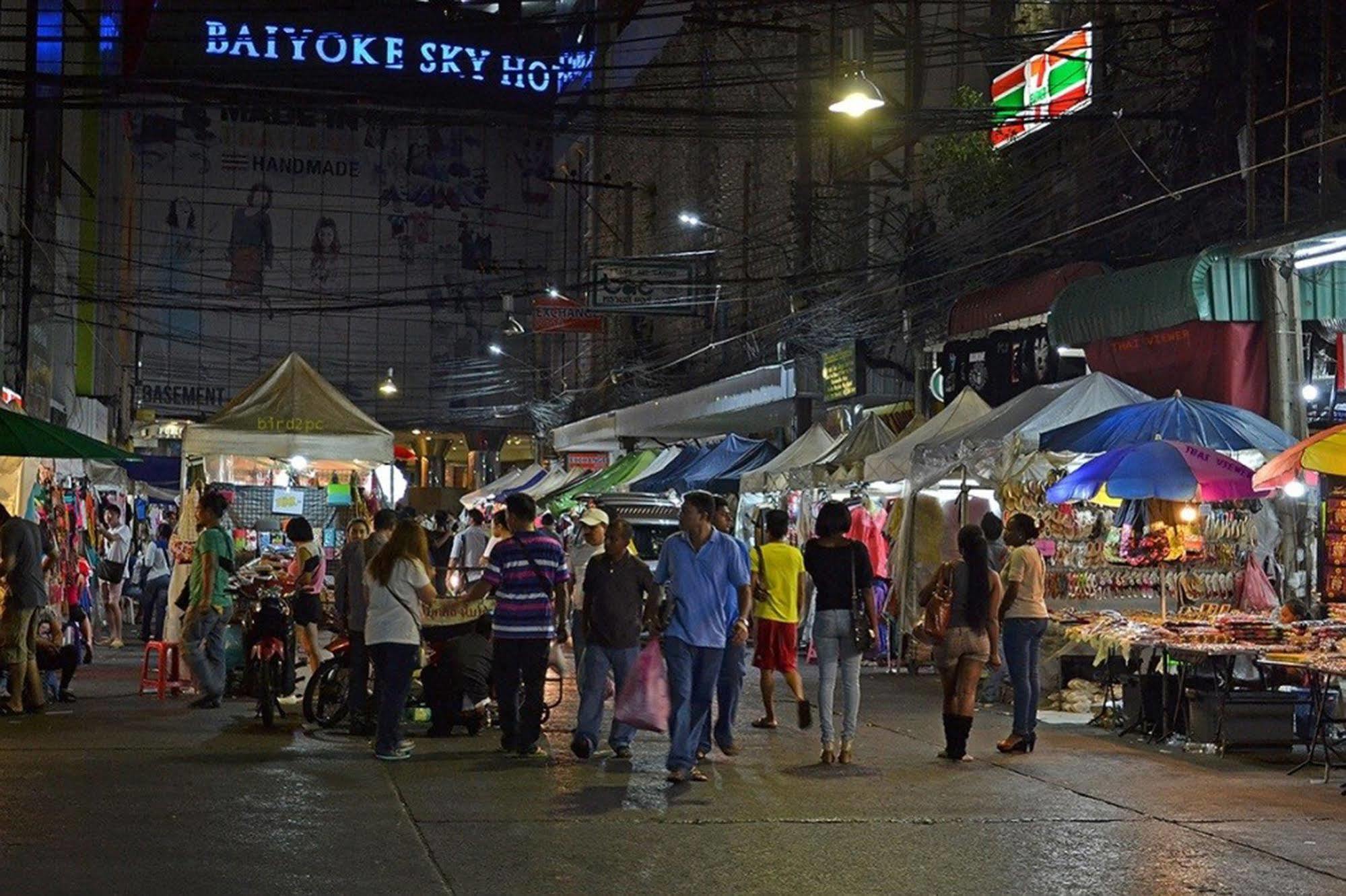 Bubble Space Bangkok Exterior photo